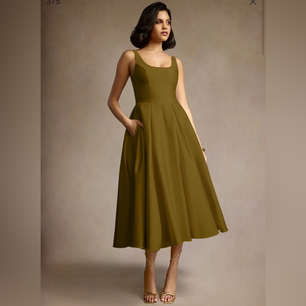 NEW WITH TAGS! AZAZIE OLIVIA MOSS GREEN PLEATED MIDI DRESS - Picture 3 of 5